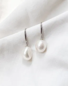 Audrey I Pearl Earrings