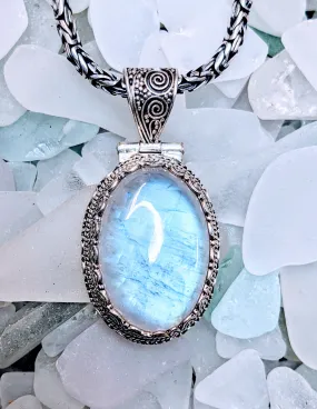 Lovely Moonstone Pendant with Intricate Detail